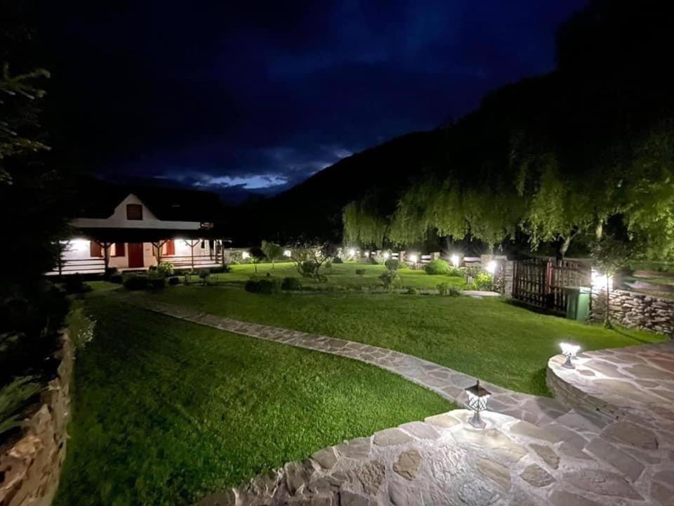 Casa De Piatra Villa Strungari Екстериор снимка